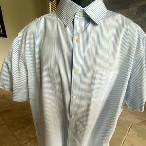 Untuckit 3xl 100% Cotton white an light blue stripe.